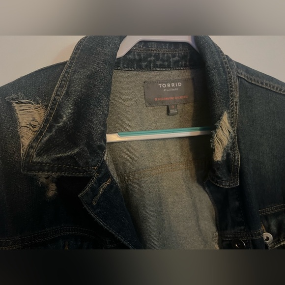 Adorable eBoyfriend Length Jean Jacket with Rip Accents & Pockets - Picture 3 of 8